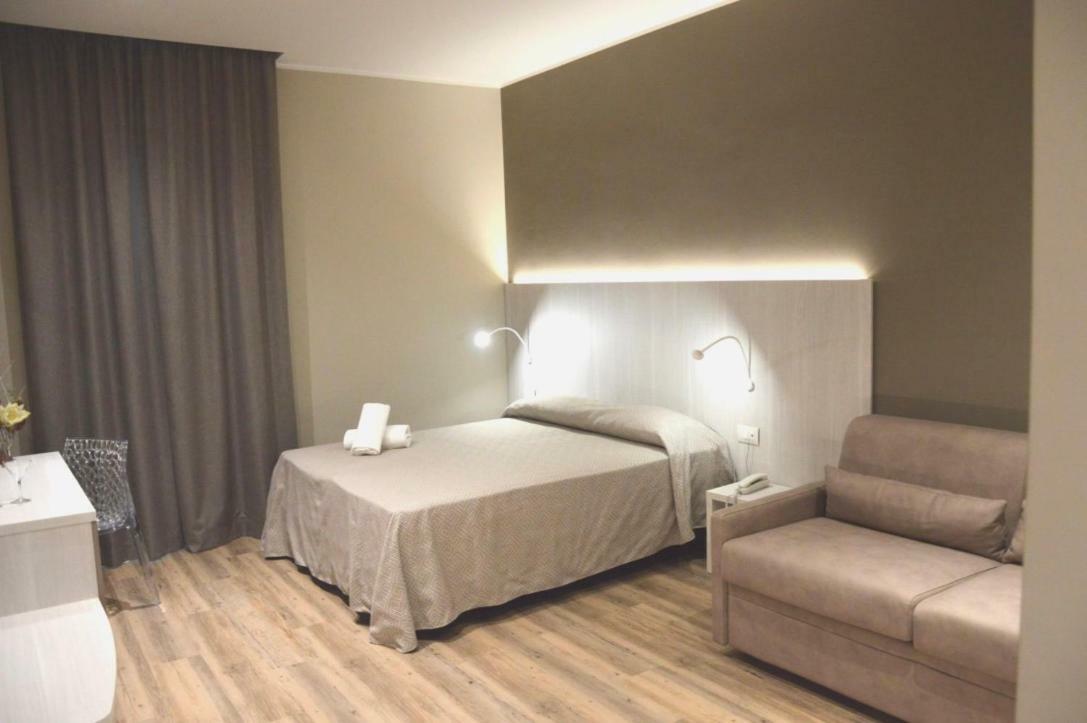 Deluxe Quadruple Room,835018055:JPEG