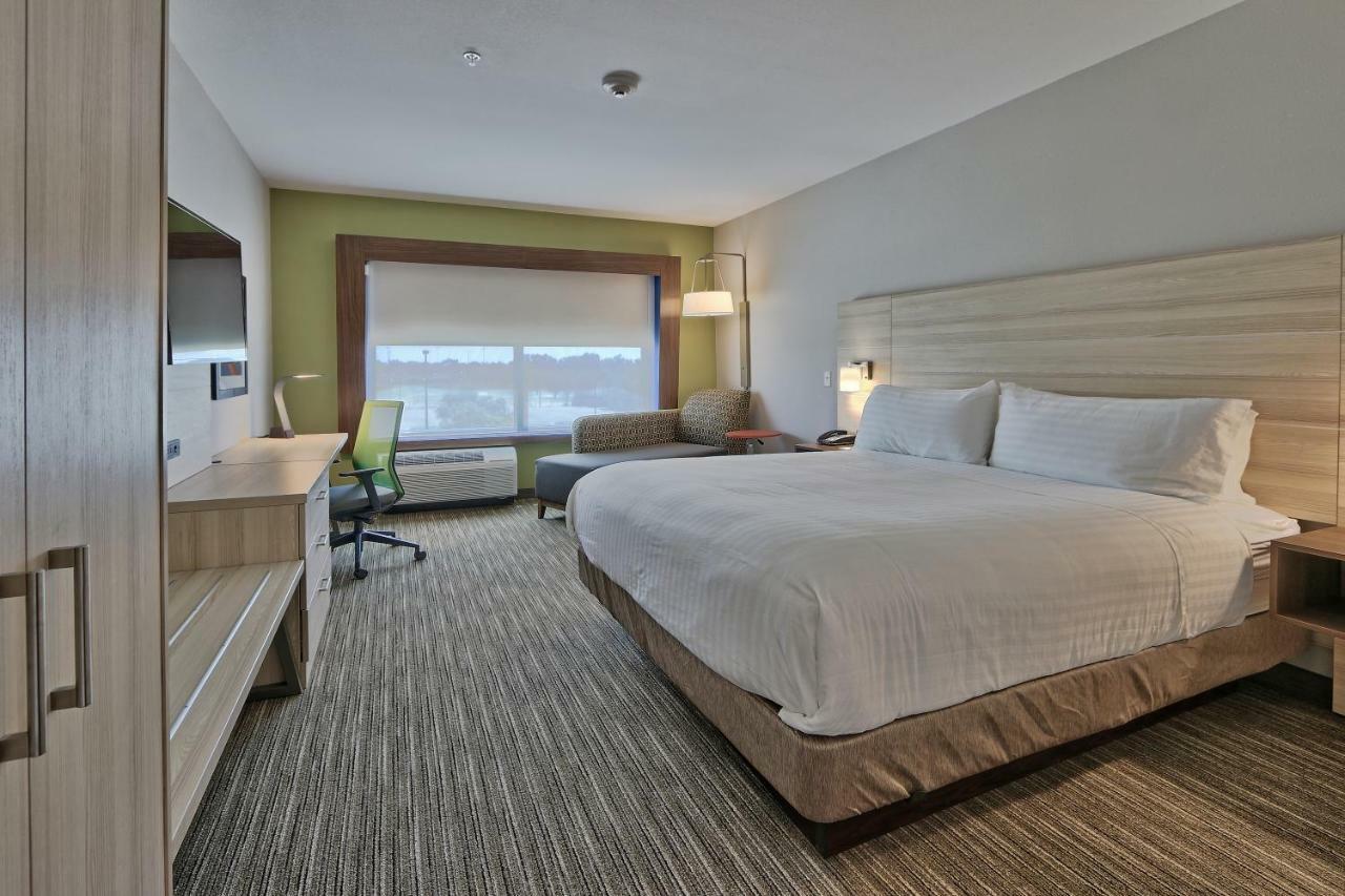 King Room - Hearing Accessible/Non-Smoking
