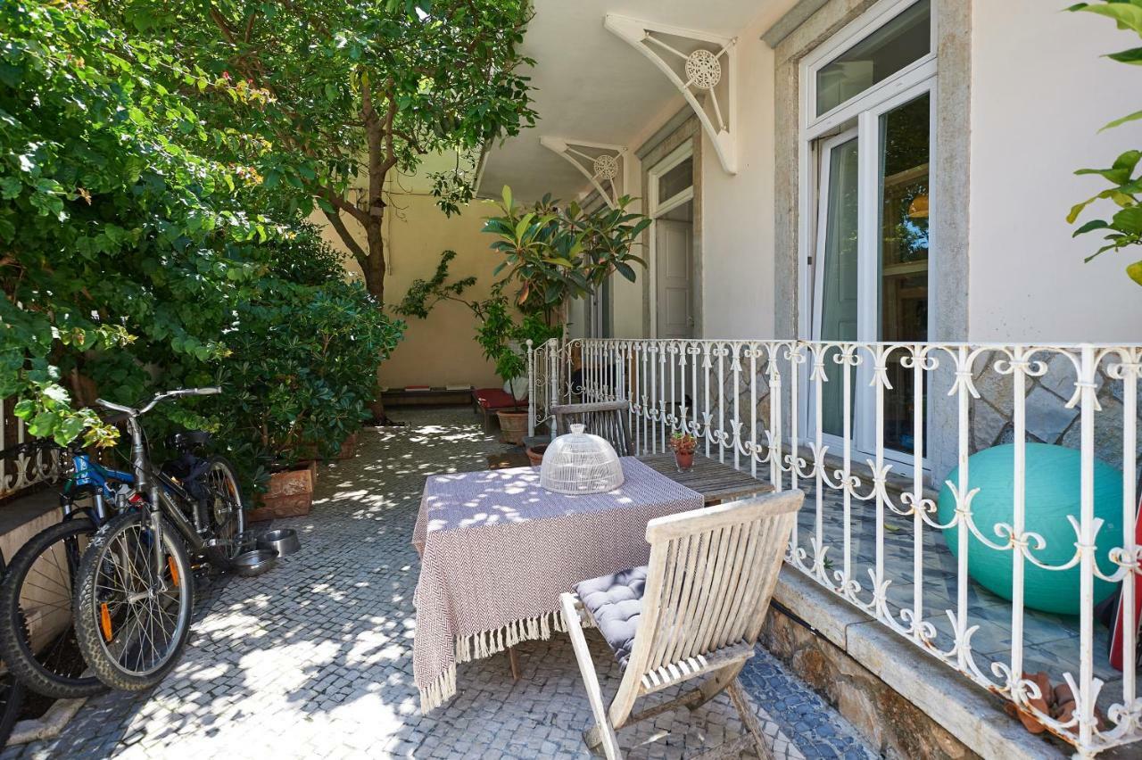 Apartamento com Varanda