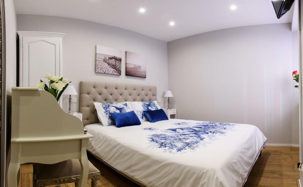 Double Room,851276657:JPEG