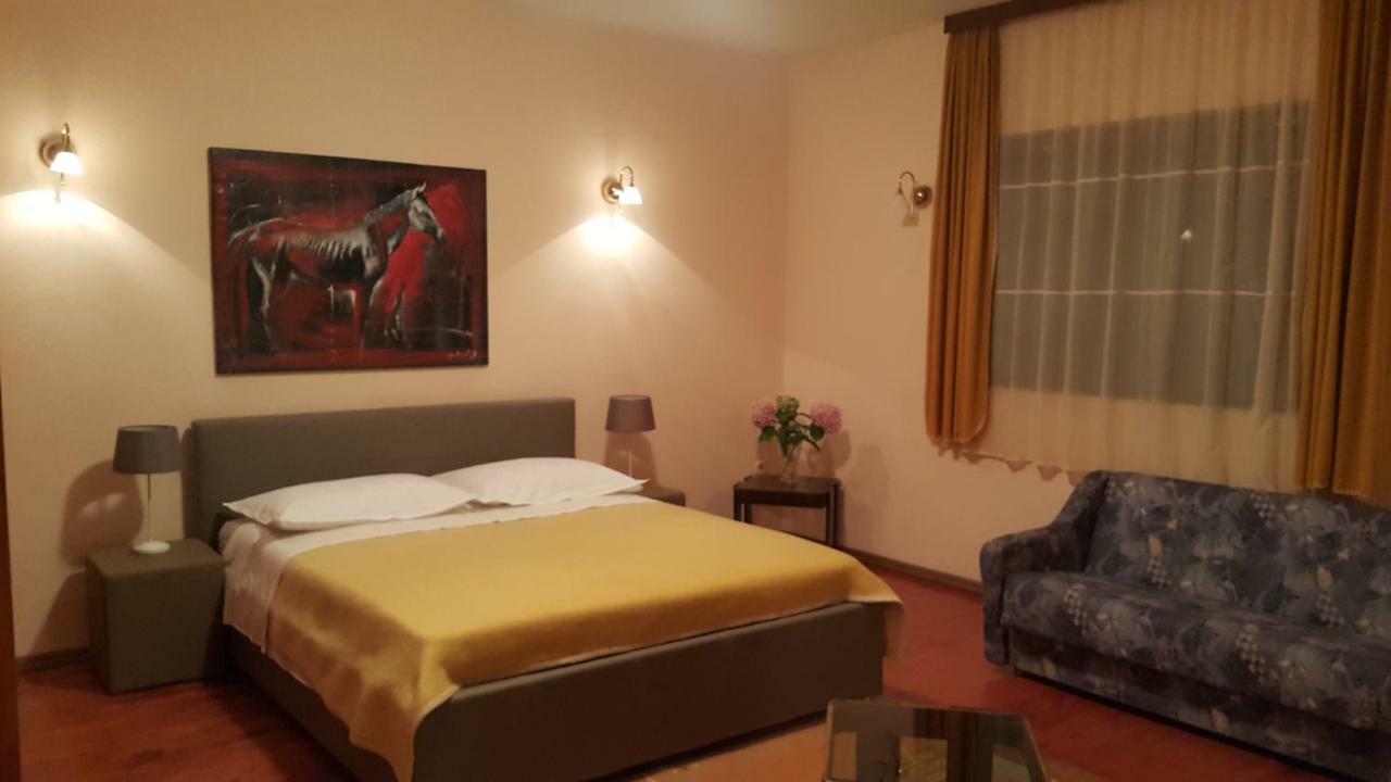 Deluxe Double Room Extra Bed,852106736:JPEG