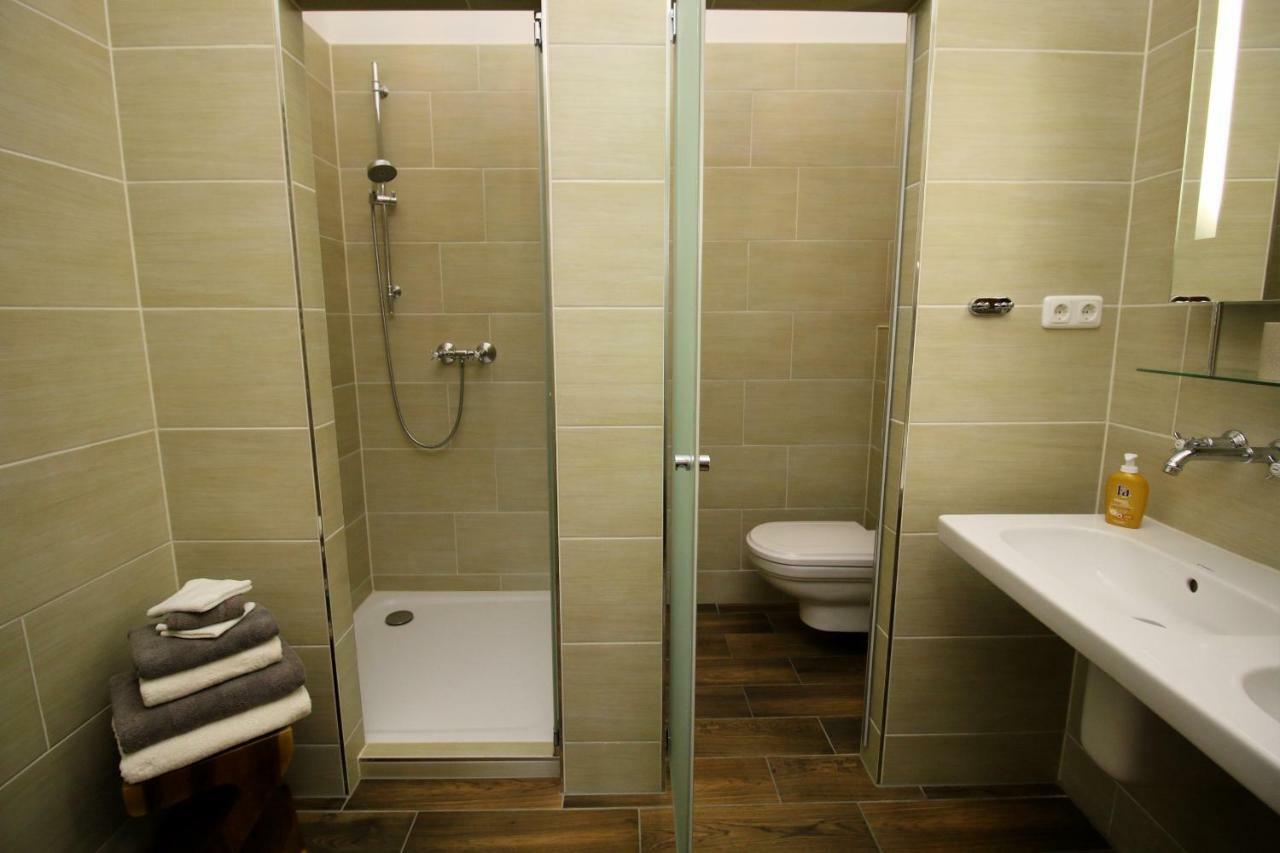 Deluxe Double Room with Balcony,859944734:JPEG