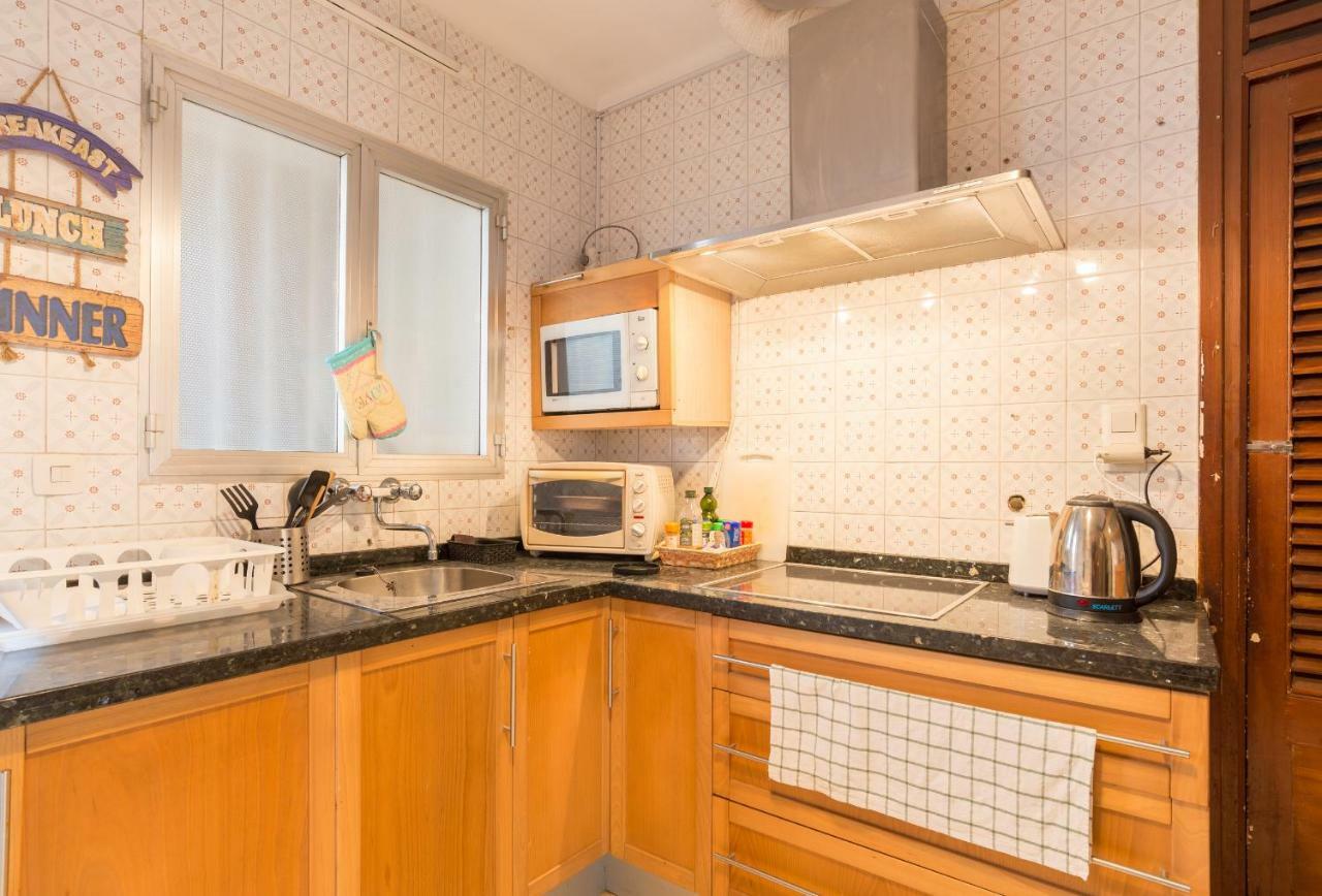 Standaard Tweepersoonskamer met 2 Aparte Bedden - Gedeelde Badkamer