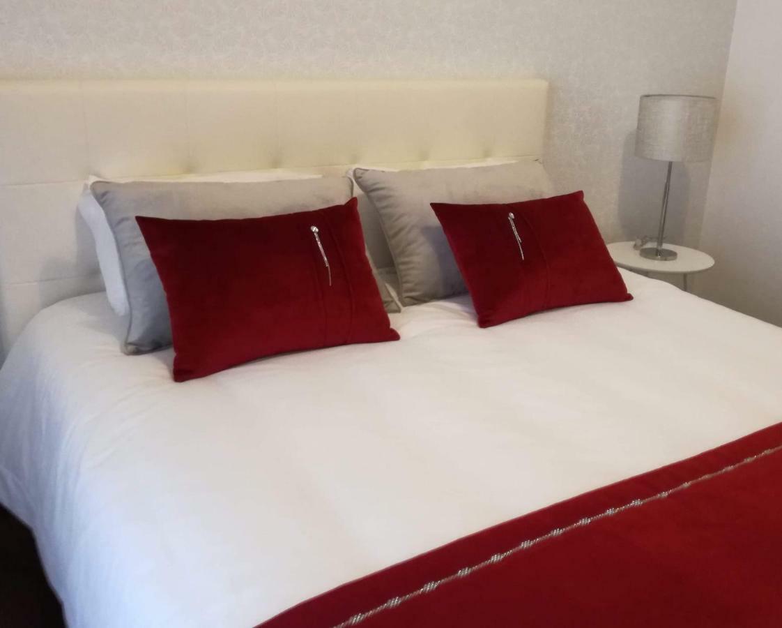 Quarto Duplo com Casa de Banho Partilhada