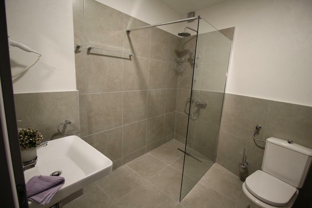 Standard Double Room,878900687:JPEG