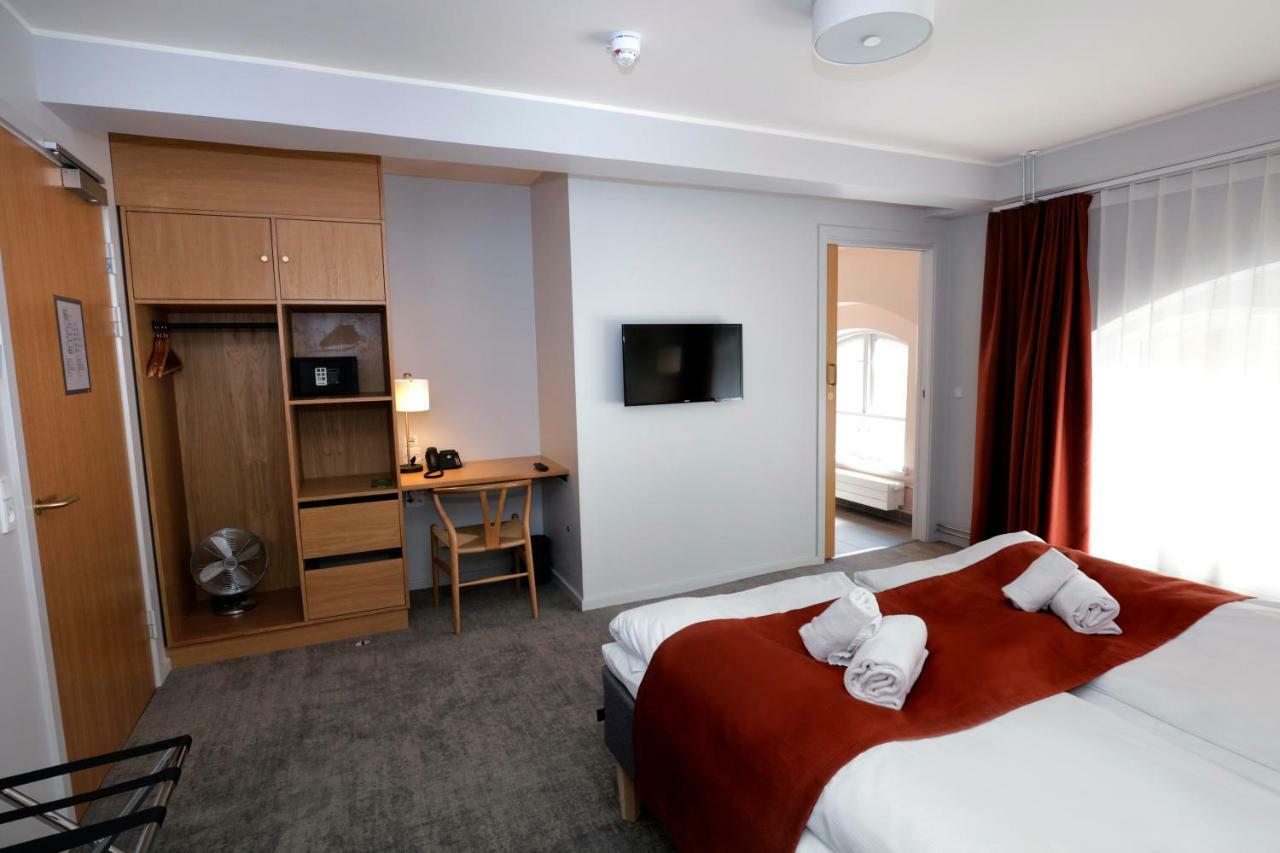 Superior Double or Twin Room,885509353:JPEG