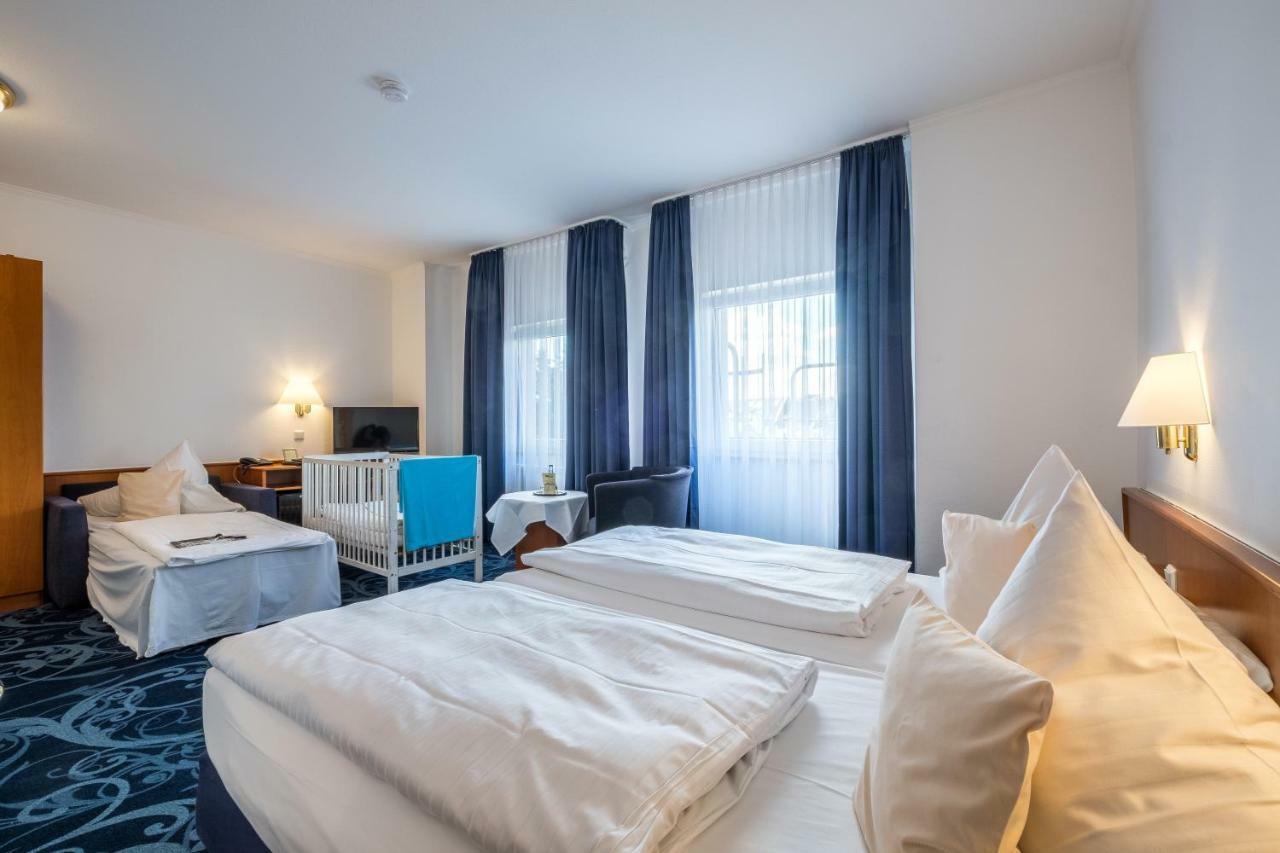 Triple Room,891328864:JPEG