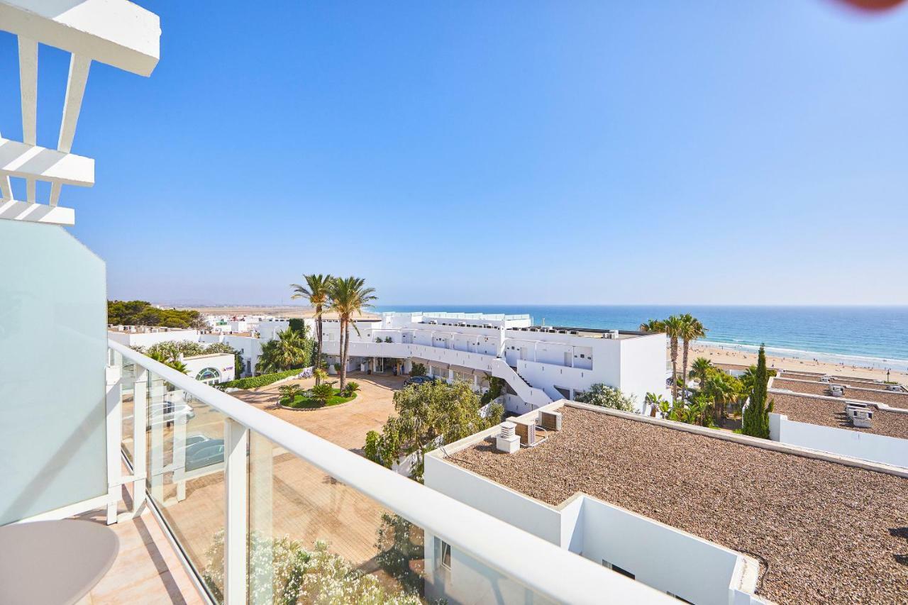 Habitación Doble Style con vistas al mar y terraza privada con bañera de hidromasaje (2 adultos)