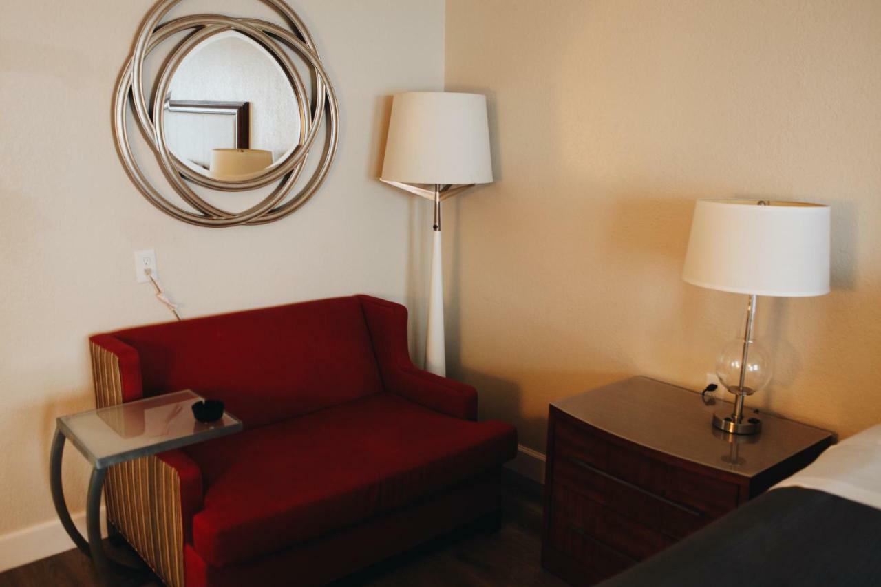 King Room Remodeled Smoking