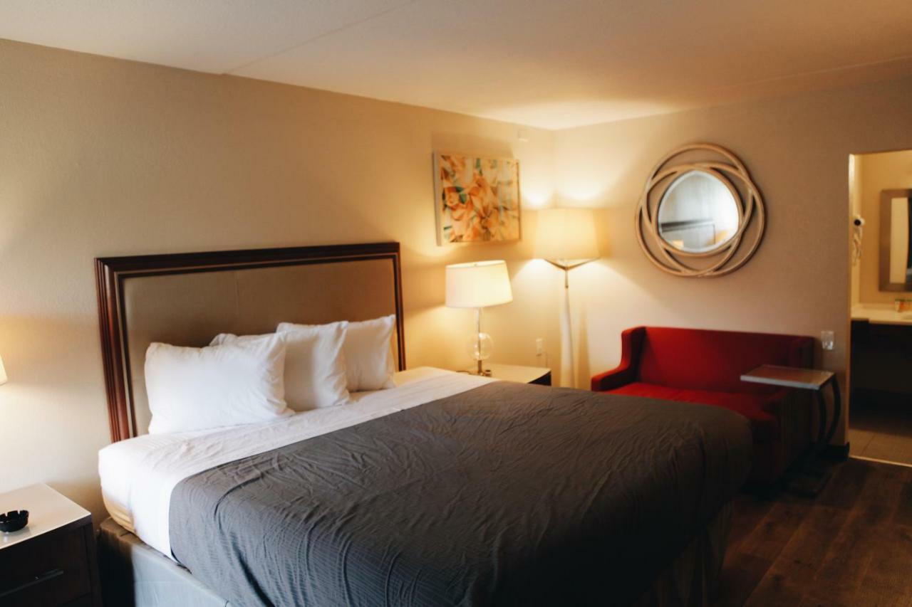 King Room Remodeled Smoking