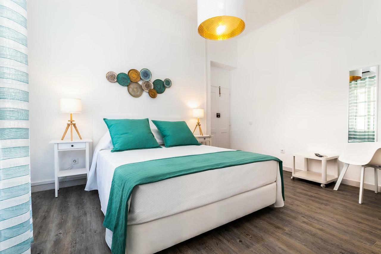 Double Room with Private Bathroom,908937148:JPEG
