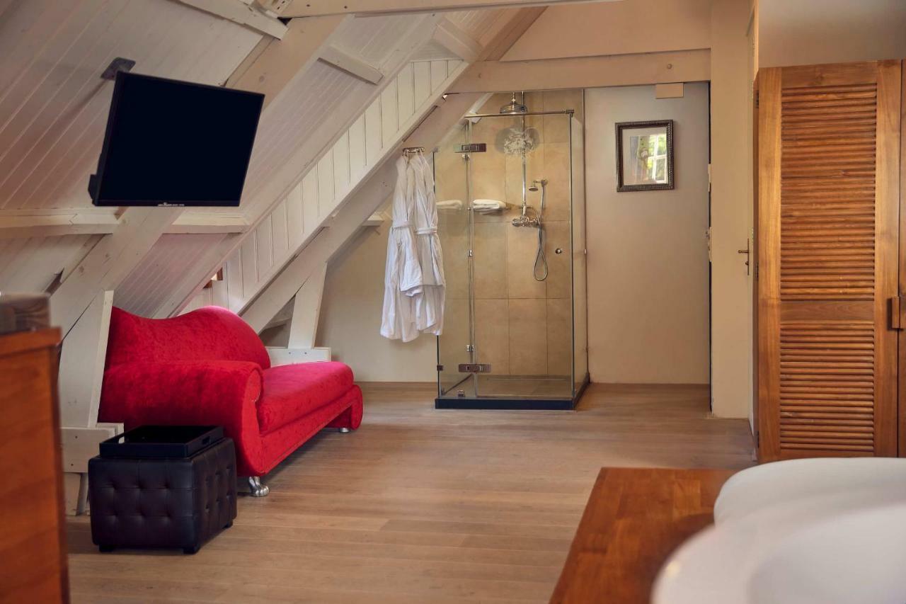 Suite,909708247:JPEG