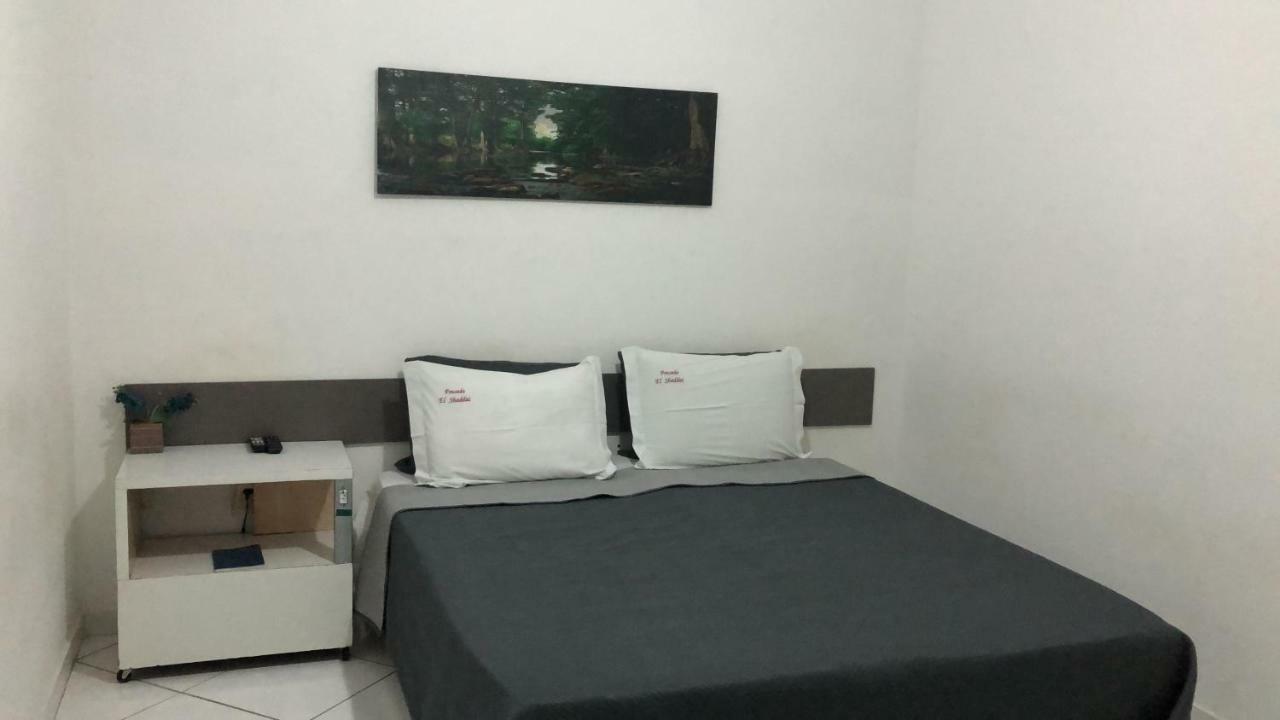 Quarto Econômico com Cama de Casal ou 2 de Solteiro