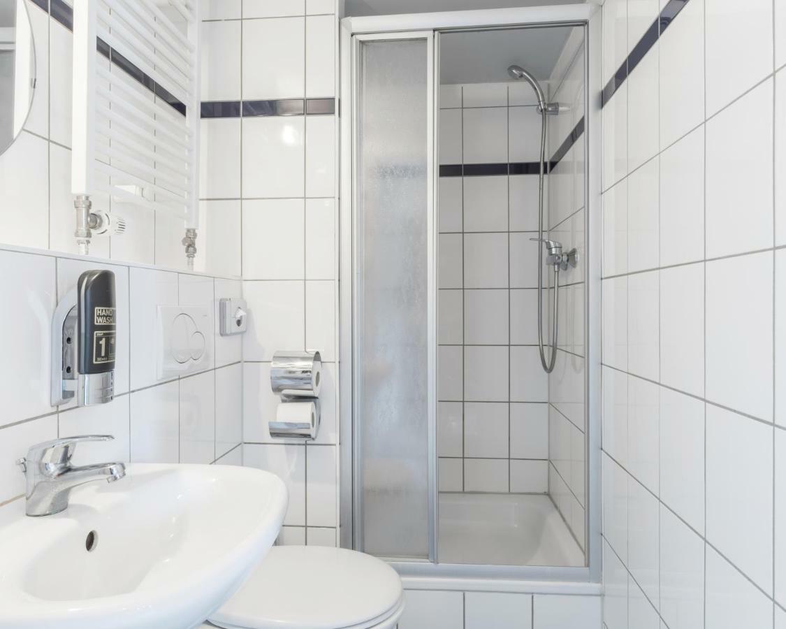 Single Room,1435518979:JPEG