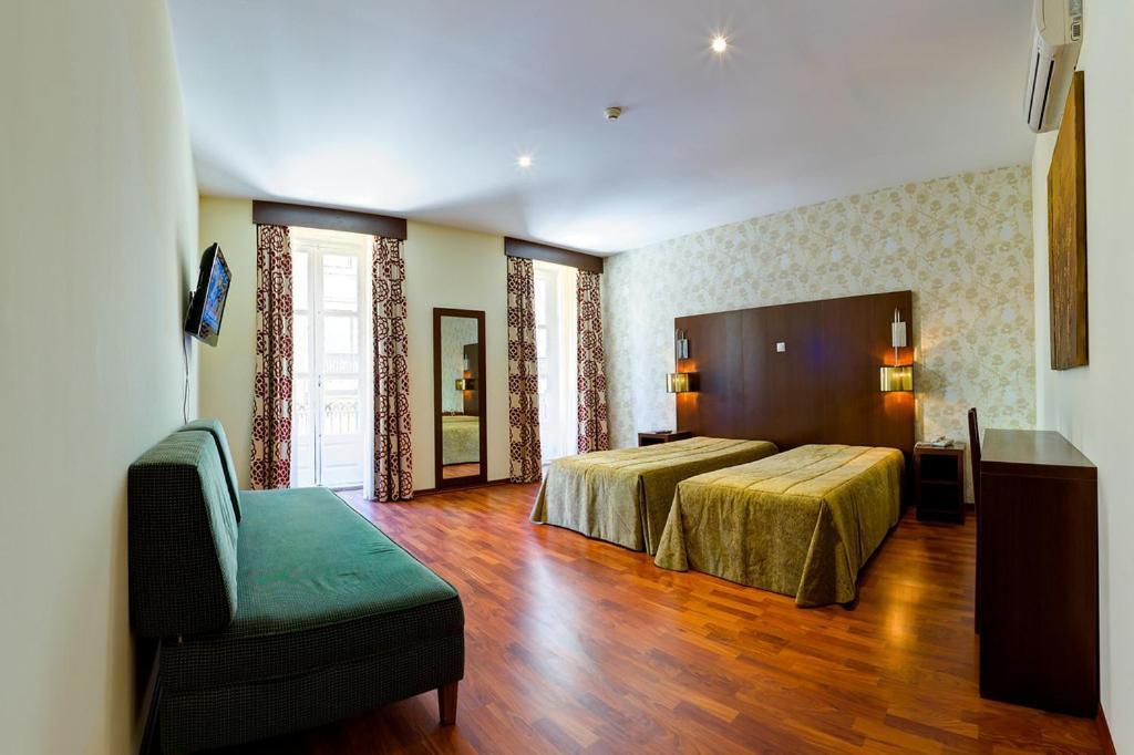 Quarto Triplo Standard