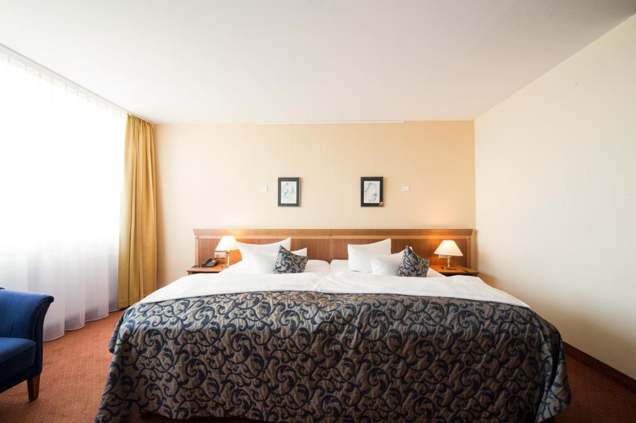 Junior Suite with Basel or Mountain View (free minibar and coffee machine),925514806:JPEG