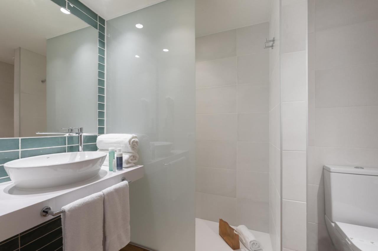 Double Room (2 Adults + 1 Child)