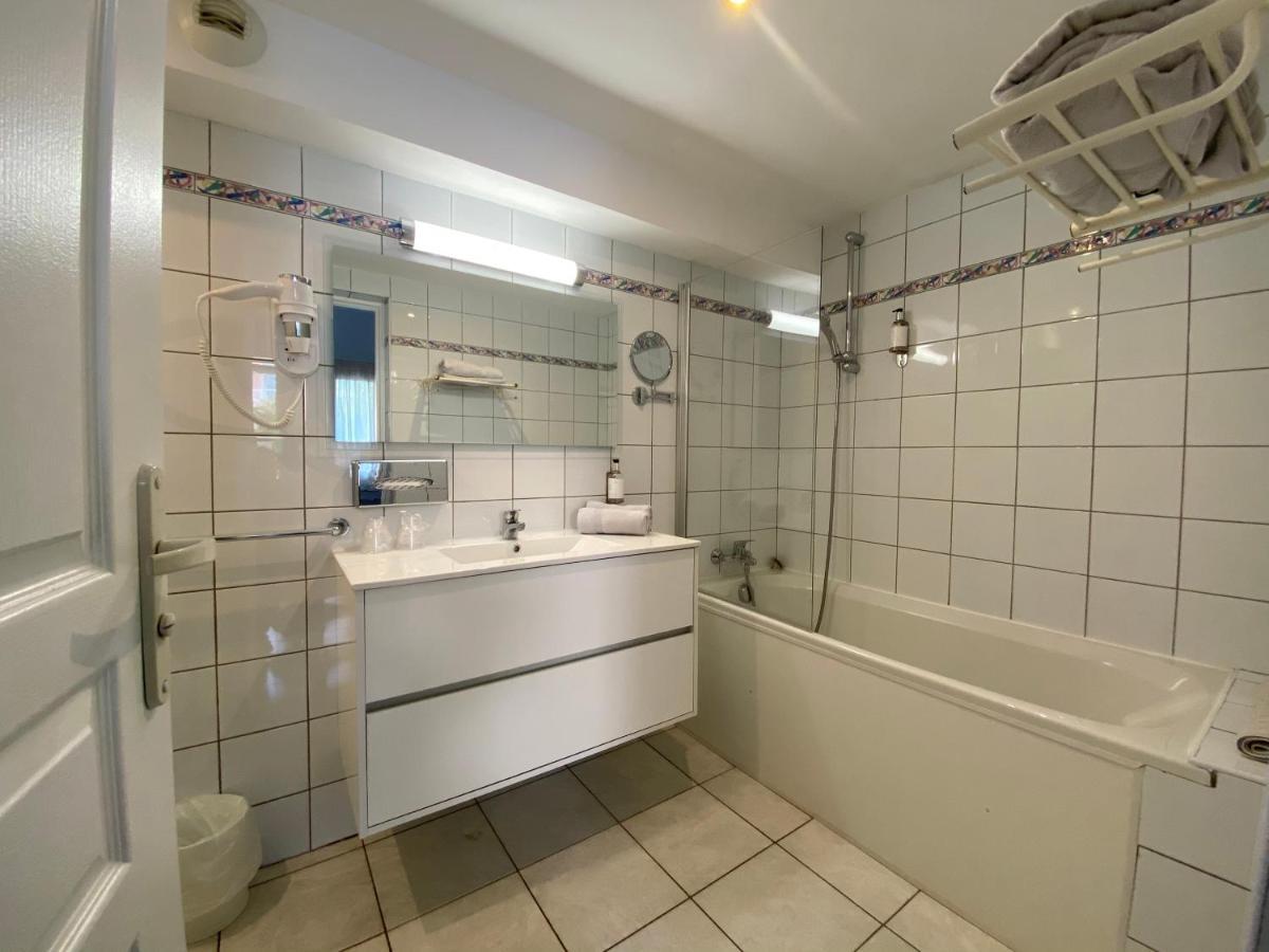Chambre Quadruple (2 Adultes + 2 Enfants de moins de 12 Ans)