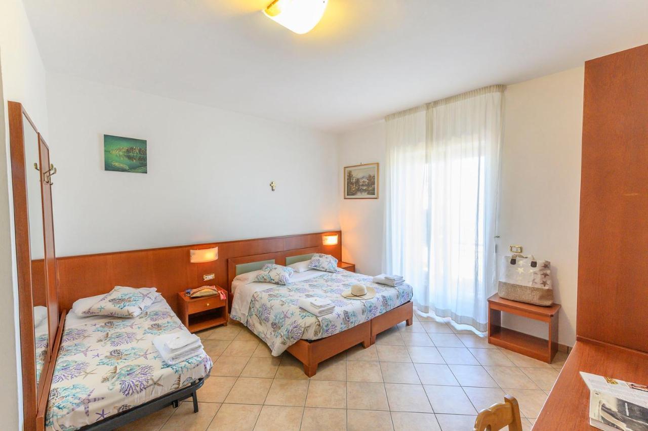 Quadruple Room with Sea View,927037237:JPEG