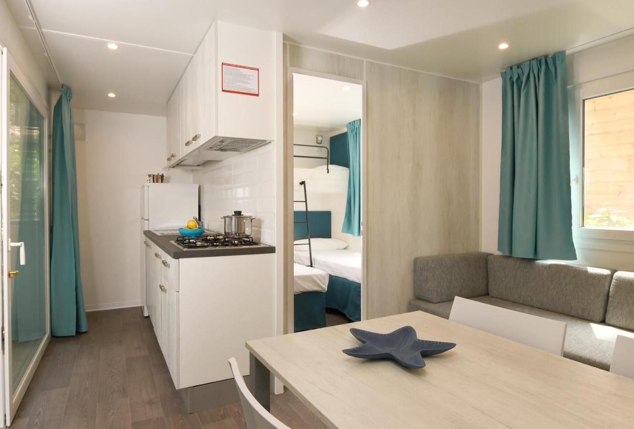 Mobile Home Prestige with beach access,928706167:JPEG