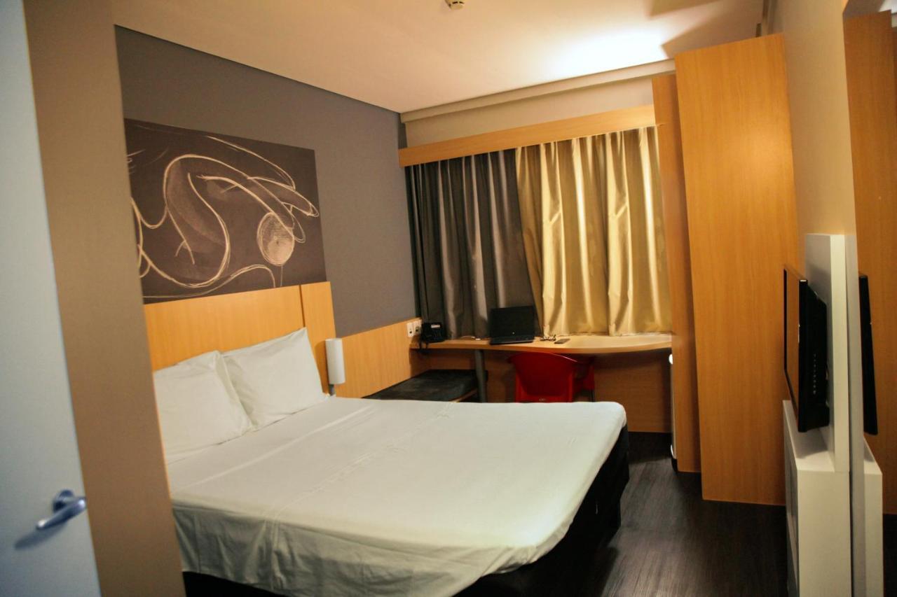 Quarto Standard com 1 Cama de Casal