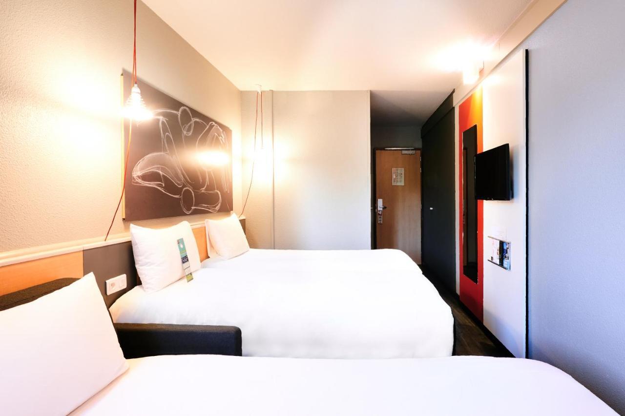 Chambre Supérieure avec 1 Lit Double et Canapé