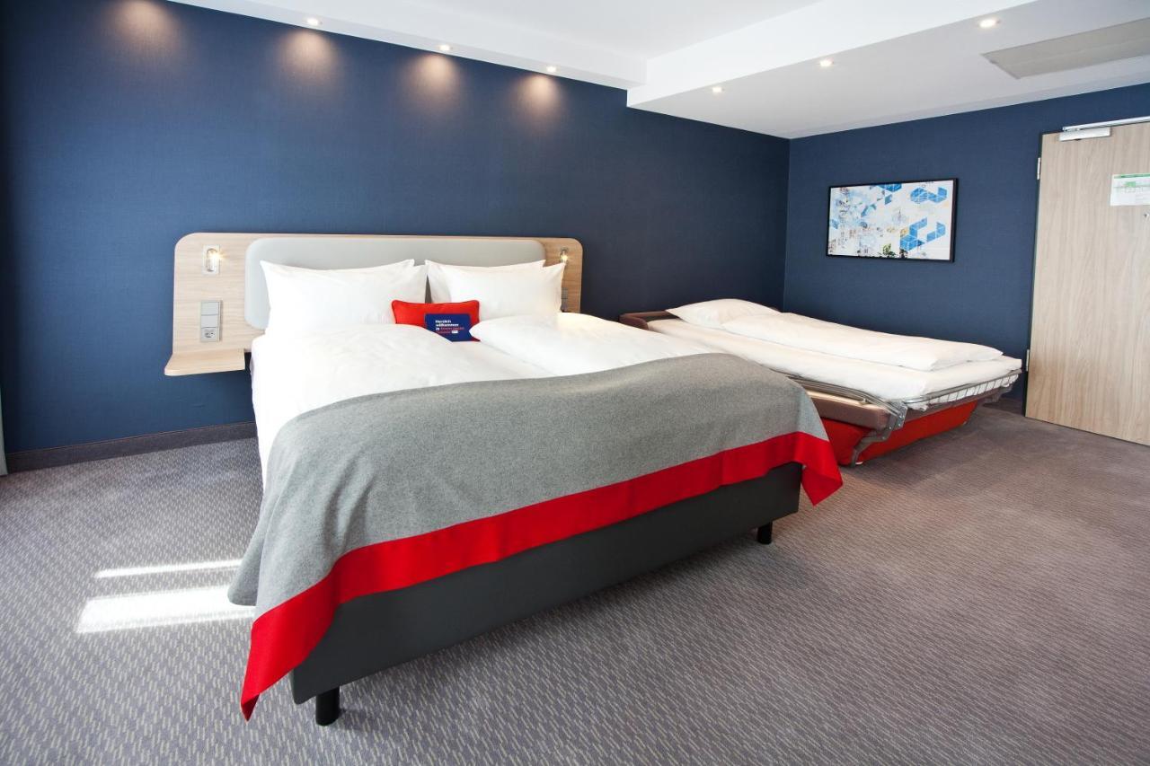 Standard Queen Room with Single Sofa Bed,983181889:JPEG