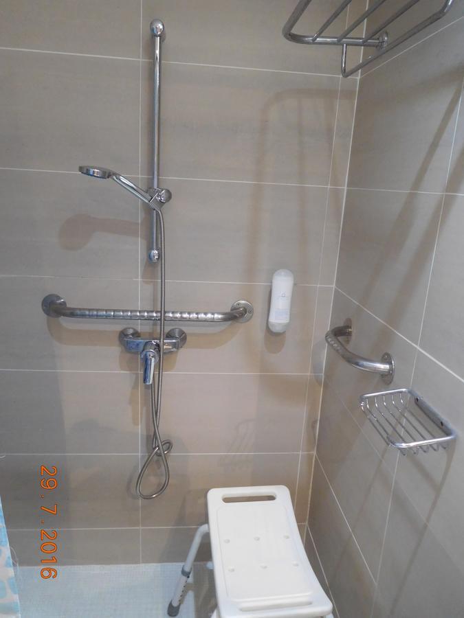 Habitación Triple adaptada para personas con movilidad reducida