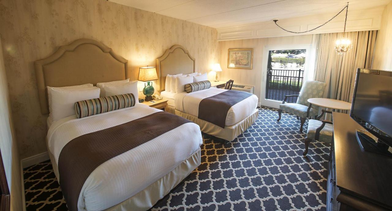 Deluxe Double Room Two Double Beds