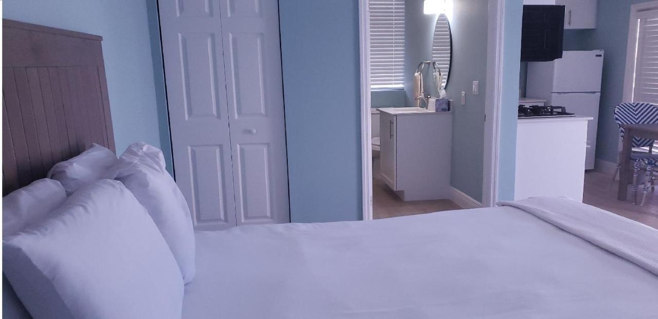 Standard Queen Room - Hearing Accessible