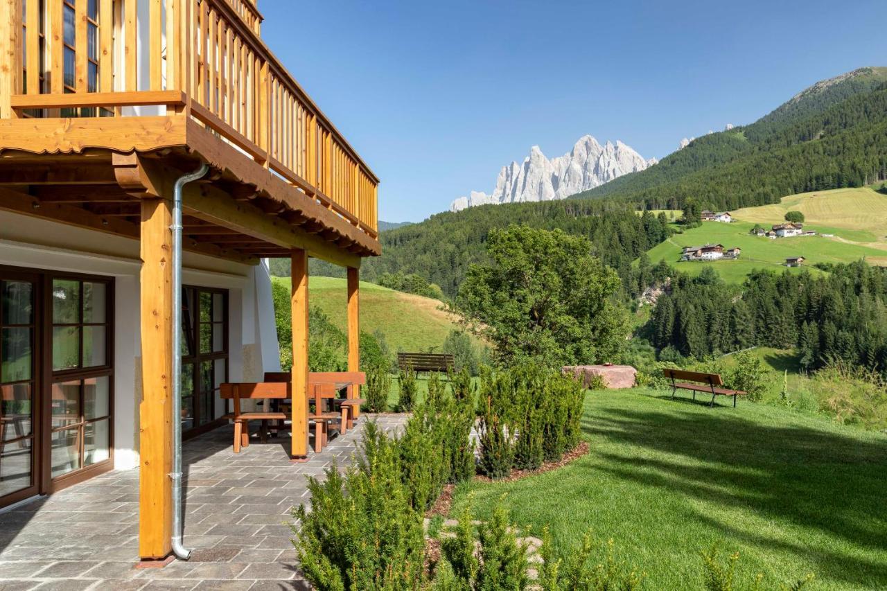 Apartment with Mountain View,943936003:JPEG
