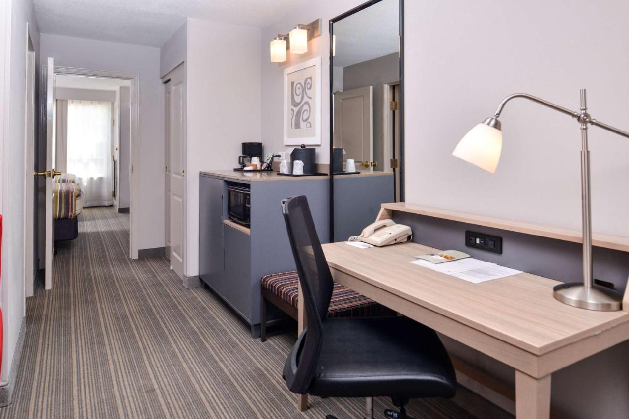 One-Bedroom Queen Suite,1572662057:JPEG
