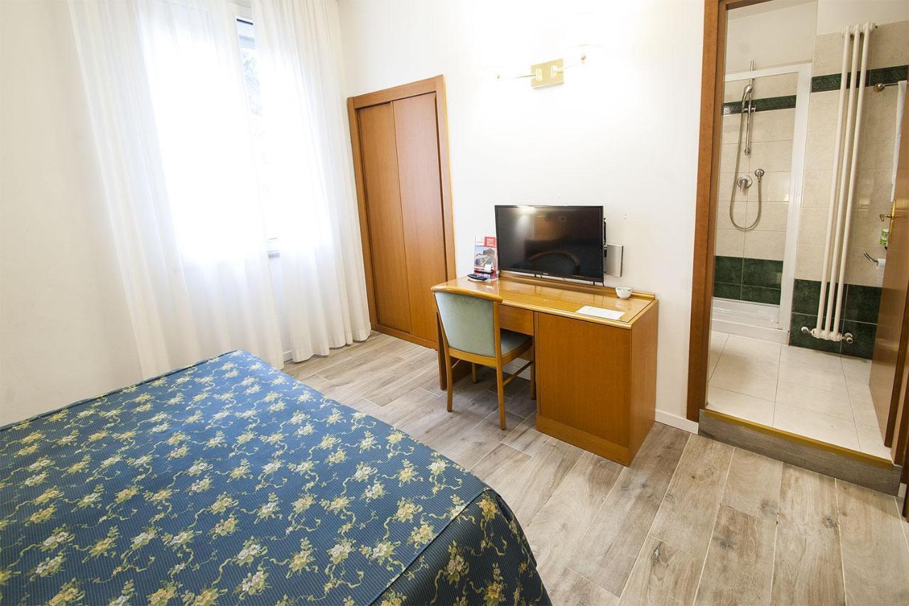Double Room,945720118:JPEG