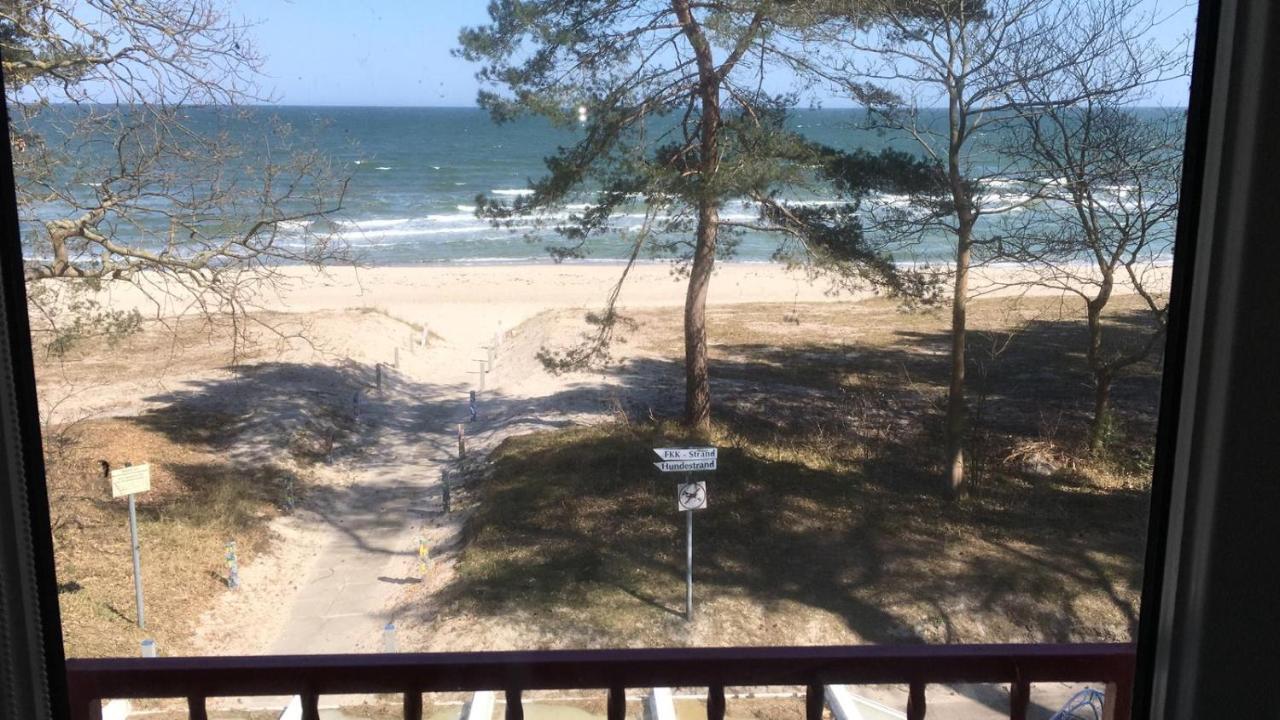 One-Bedroom Apartment Balcony,952193779:JPEG