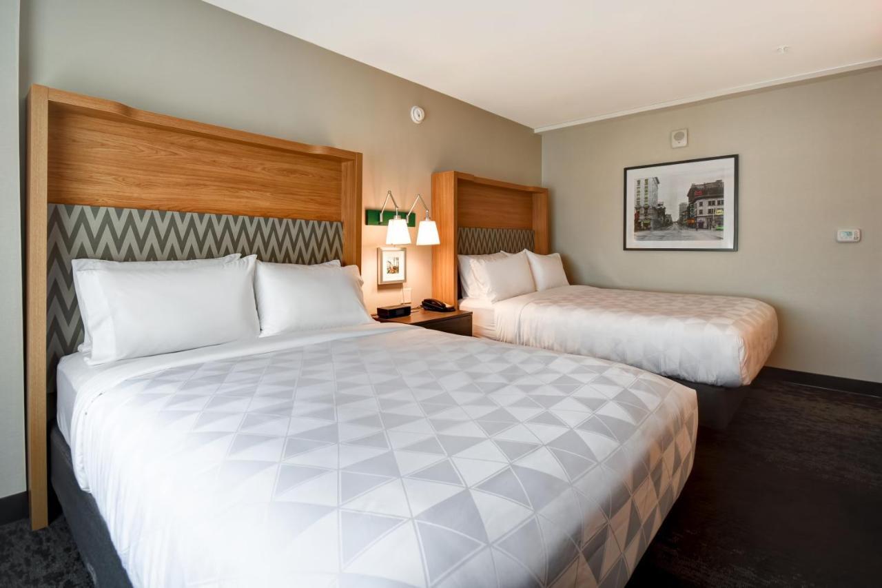 Standard Room with Two Queen Beds