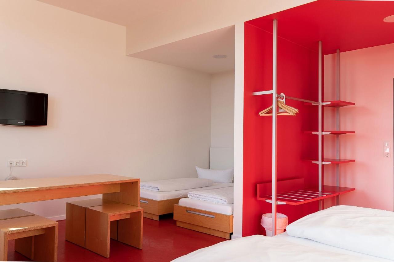 Family Room,963331231:JPEG