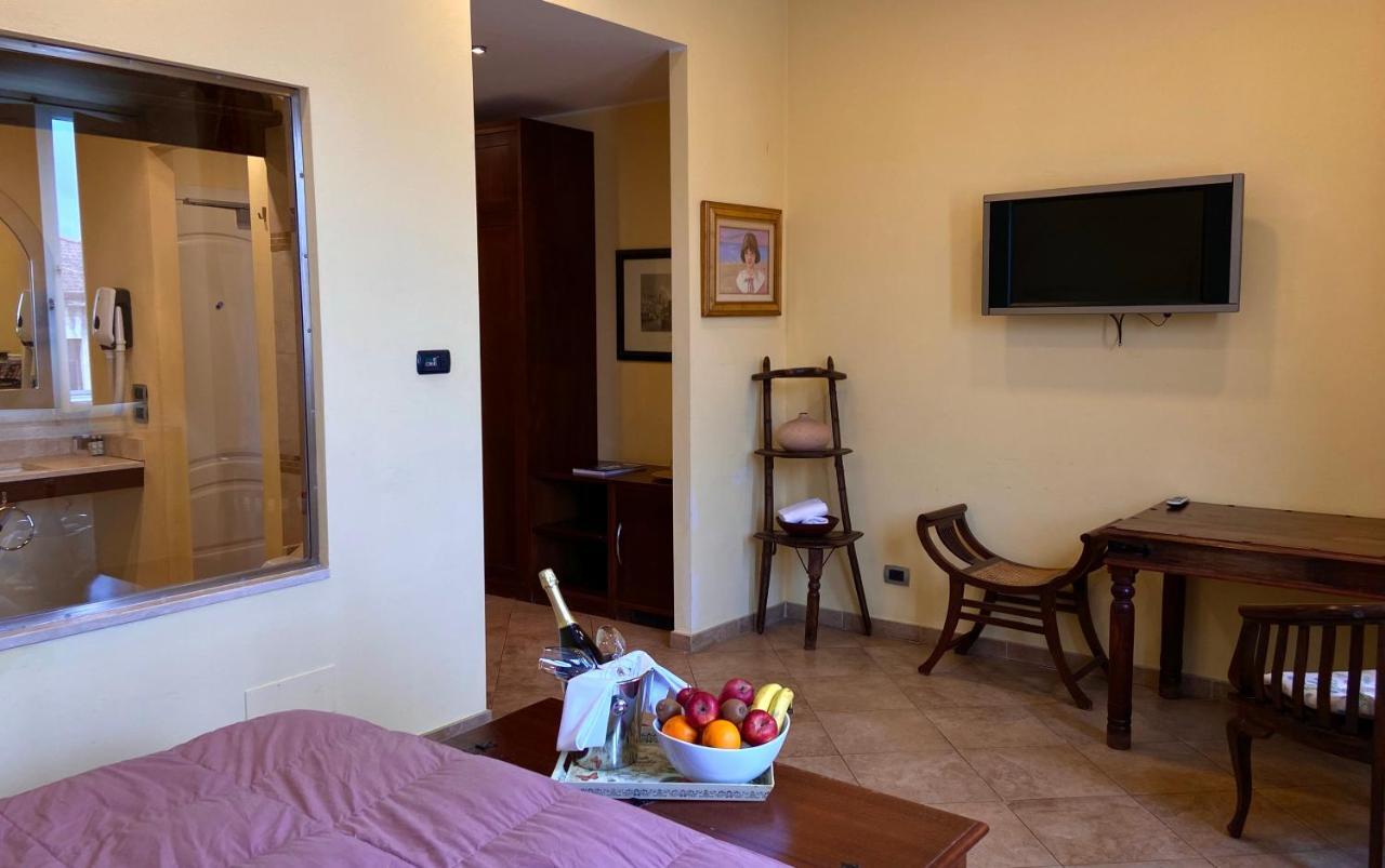 Classic Double Room,1756405161:JPEG