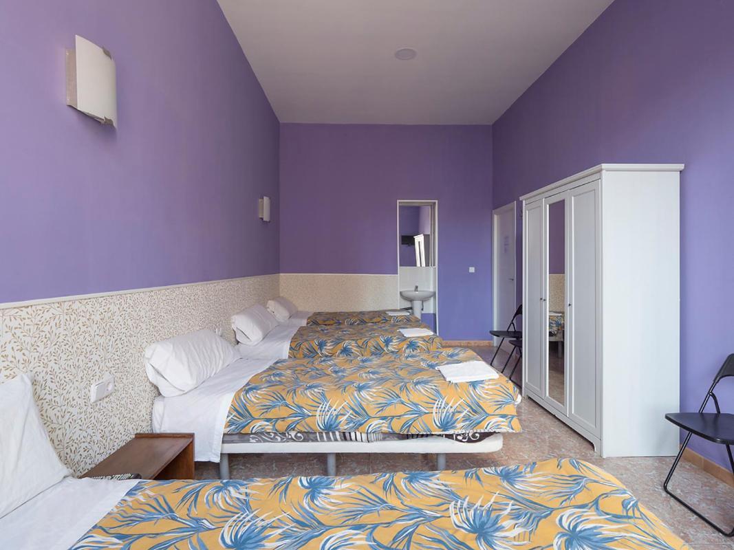 Vierpersoonskamer met Gedeelde Badkamer