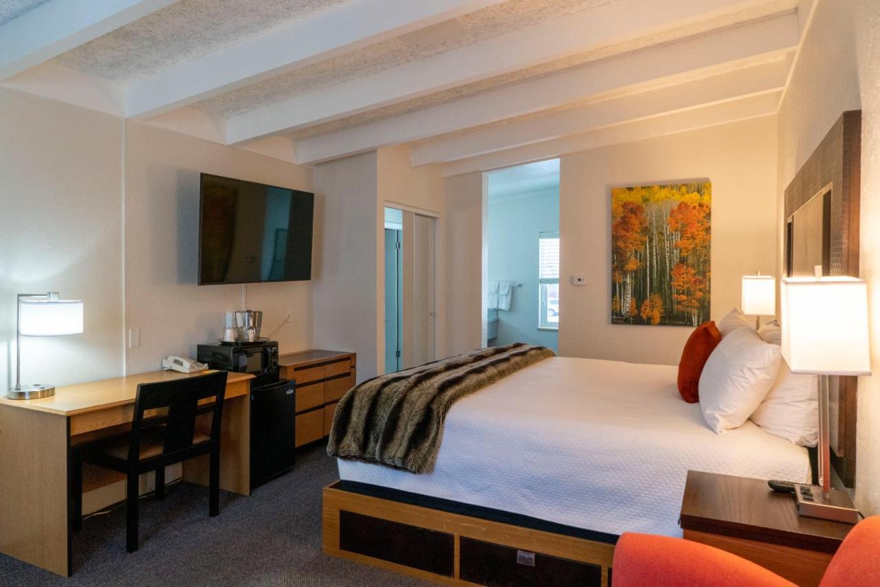 Deluxe King Suite