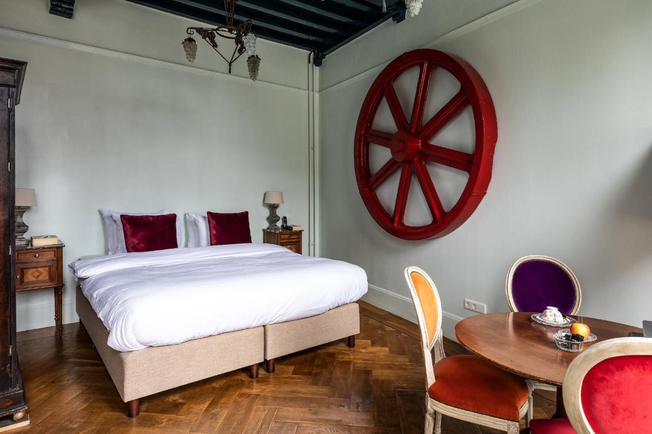 Small Double Room,1698410059:JPEG