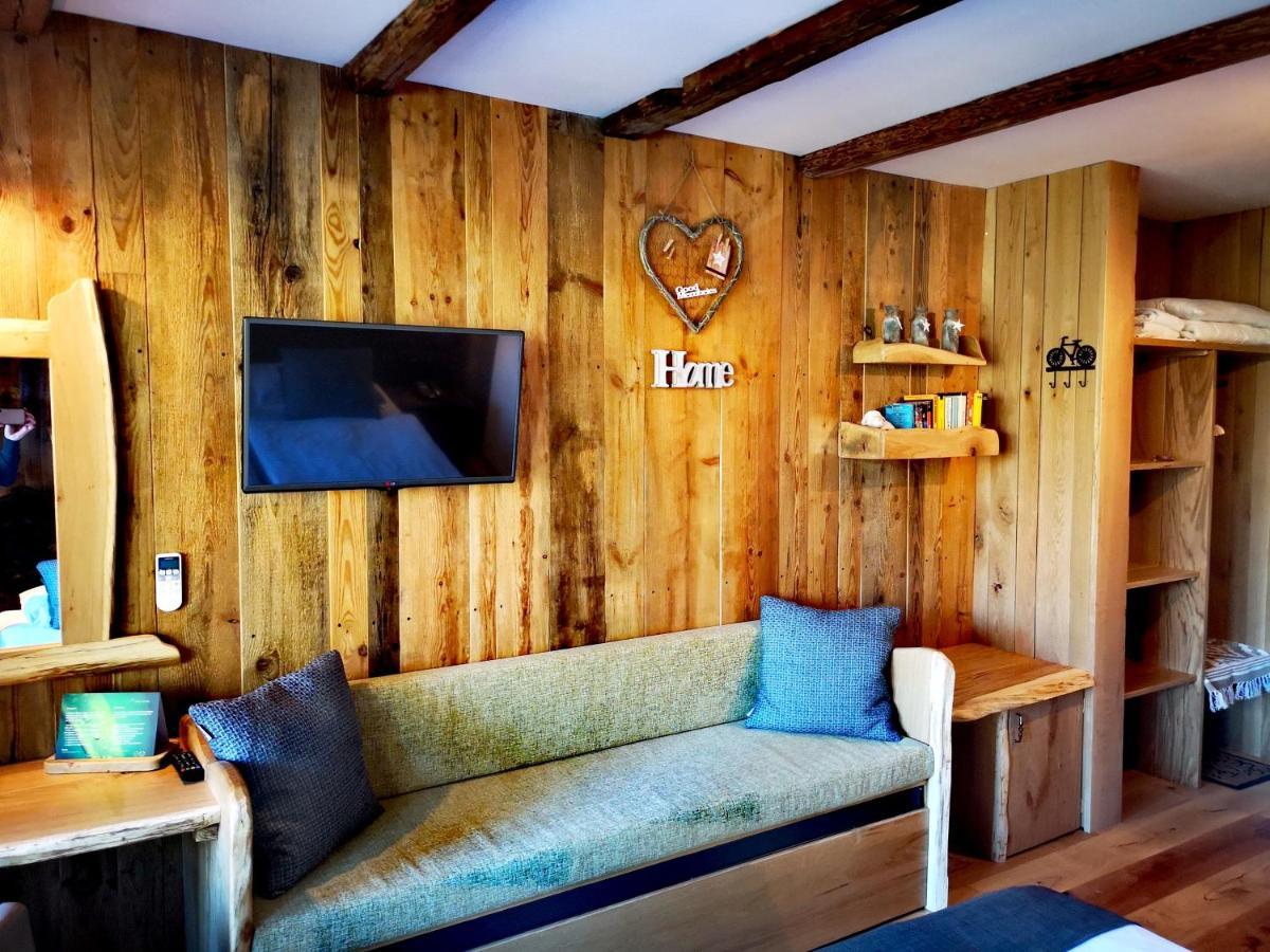 Tweepersoonskamer met 1 of 2 Bedden en een Extra Bed
