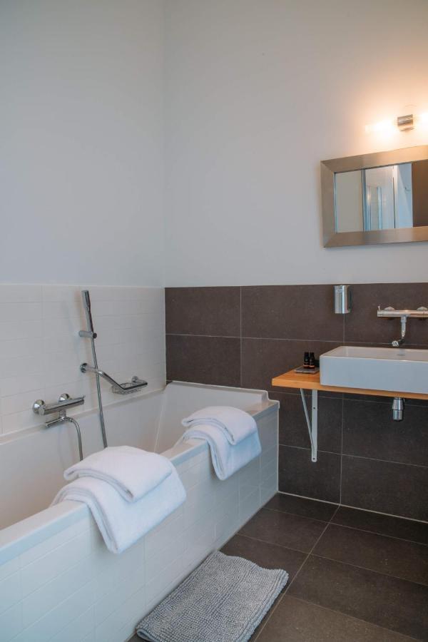 Deluxe Room,970176955:JPEG