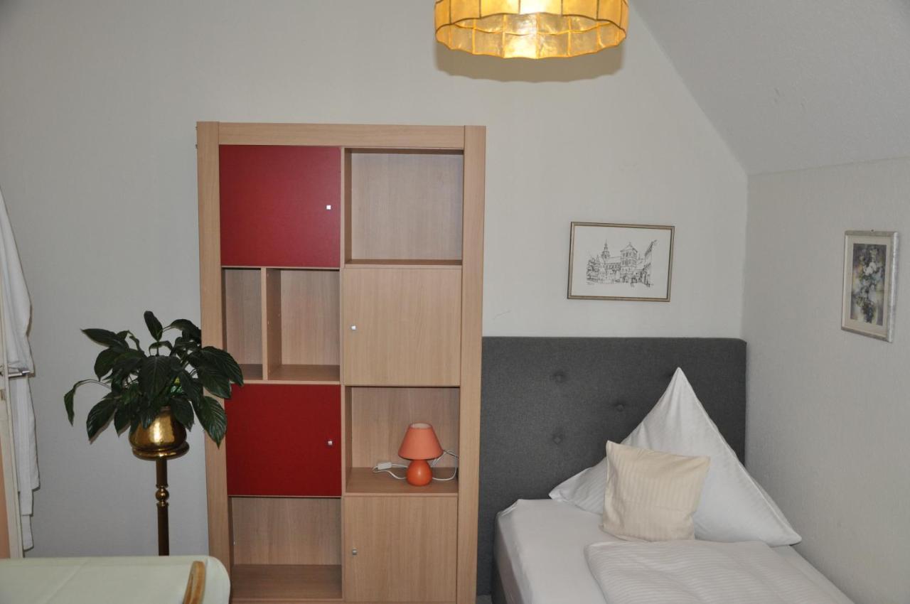 Single Room,970938709:JPEG