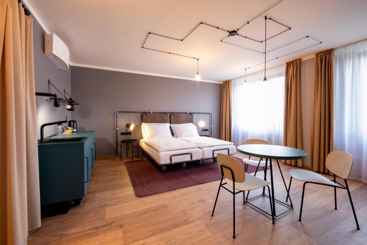 Doppel-/Zweibettzimmer mit eigenem Bad