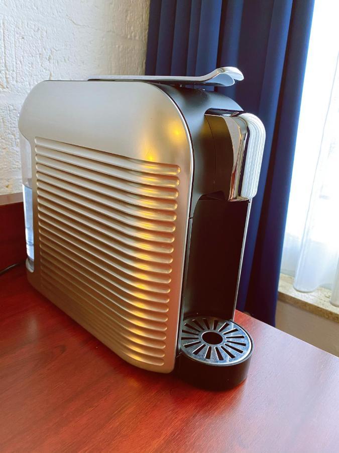 Single Room,974289487:JPEG