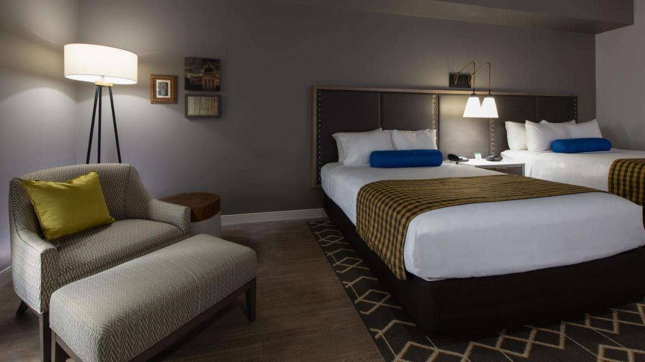 Standard Queen Room with Two Queen Beds - Communications Accessible