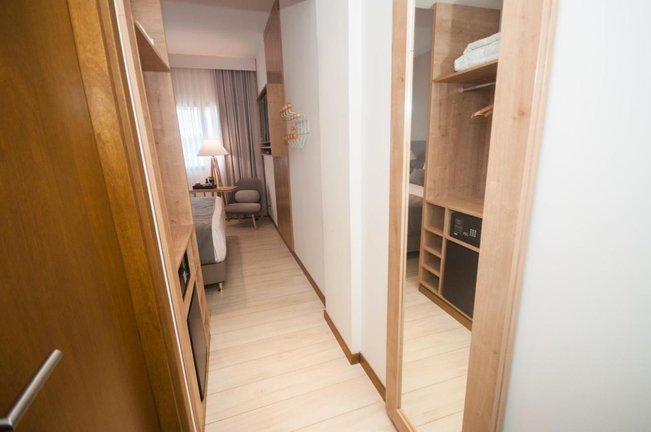 Quarto com Cama King-size e Acesso para Hóspedes com Mobilidade Reduzida - Não Fumantes