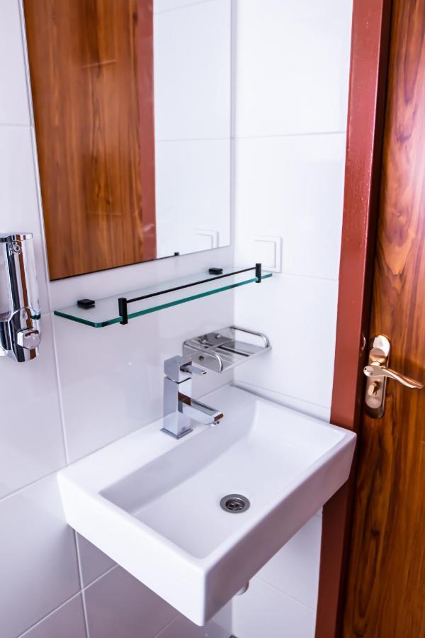 Double Room with Private Bathroom,977676592:JPEG