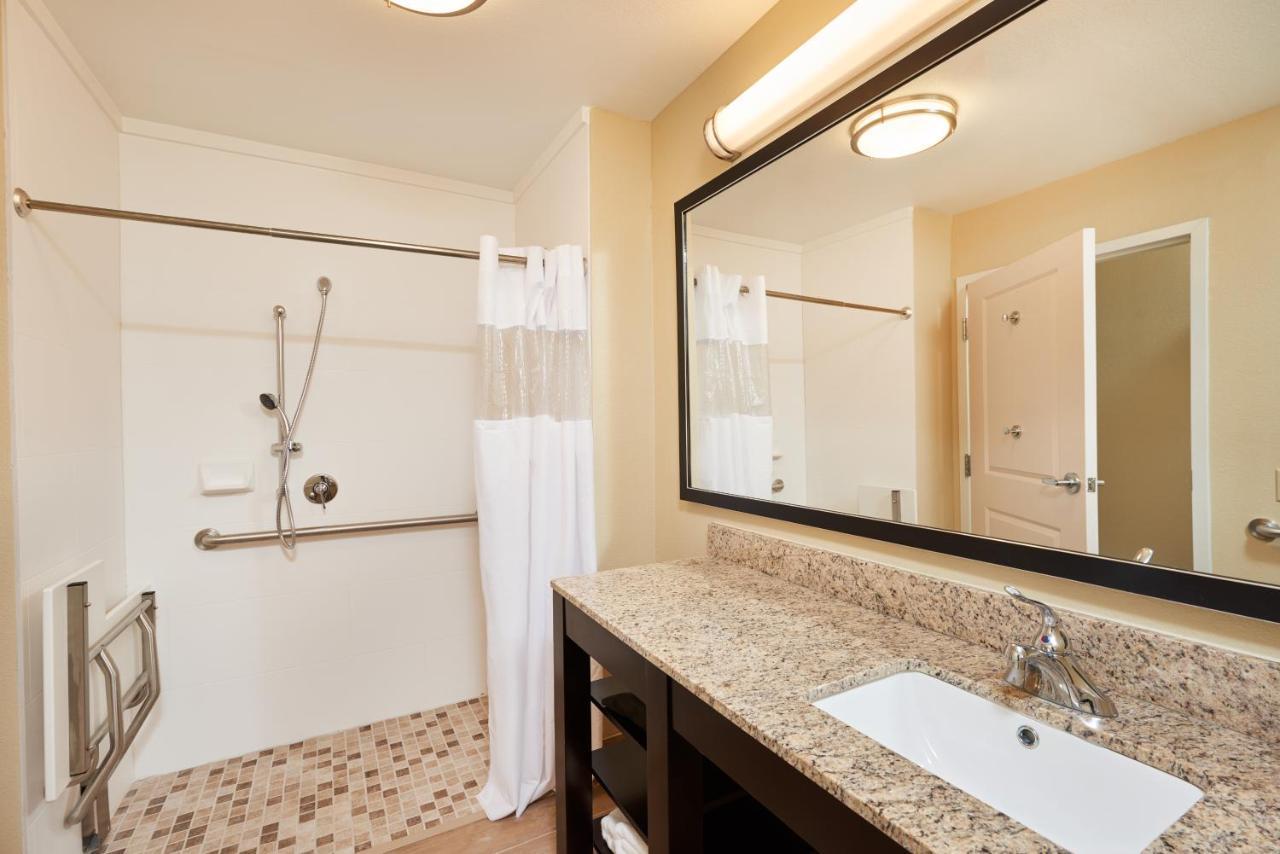 Queen Room with Two Queen Beds and Mobility/Hearing Access - Non-Smoking