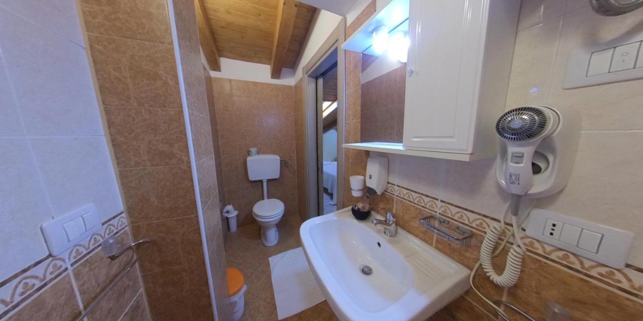 Double Room,978794350:JPEG